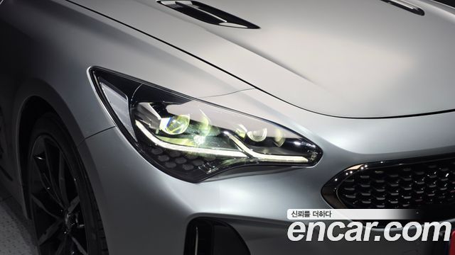 Kia Stinger 2023 — photo 8