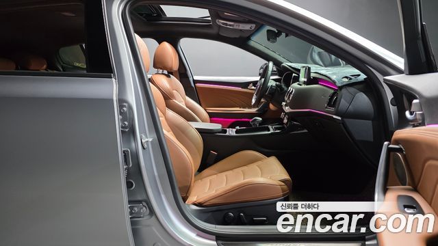 Kia Stinger 2023 — photo 16
