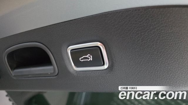 Kia Stinger 2023 — photo 32