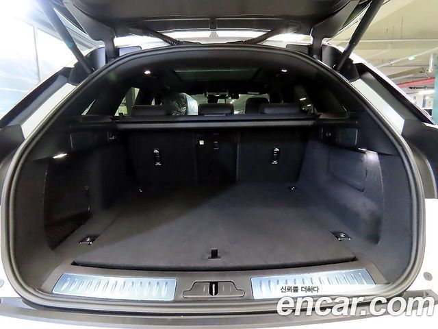 Land Rover Range Rover Velar 2026 — photo 17