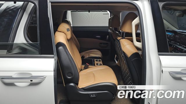 Kia Canival 2021 — photo 17