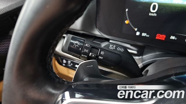 Kia Canival 2021 — photo 23