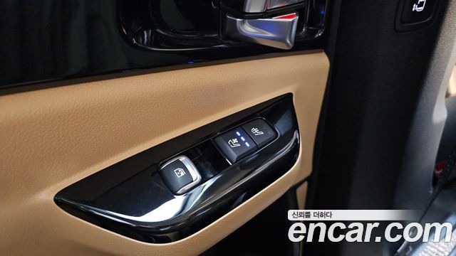 Kia Canival 2021 — photo 25