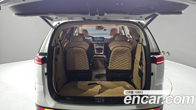 Kia Canival 2021 — photo 26