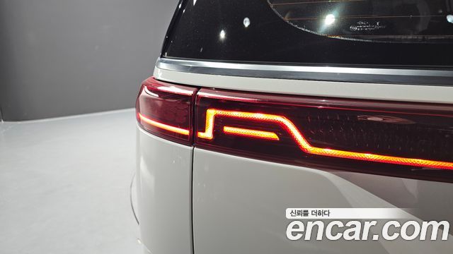 Kia Canival 2021 — photo 9