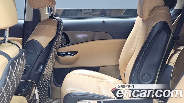 Kia Canival 2021 — photo 15