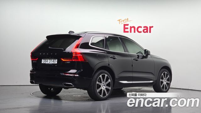 Volvo XC60 2019 — photo 2