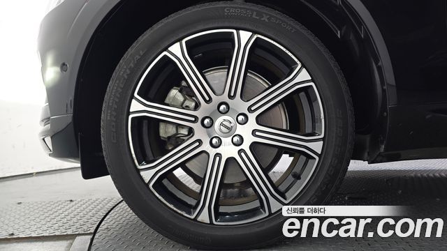 Volvo XC60 2019 — photo 5