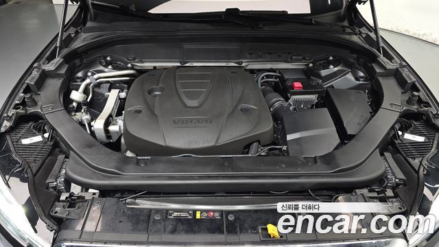 Volvo XC60 2019 — photo 6