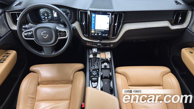 Volvo XC60 2019 — photo 10