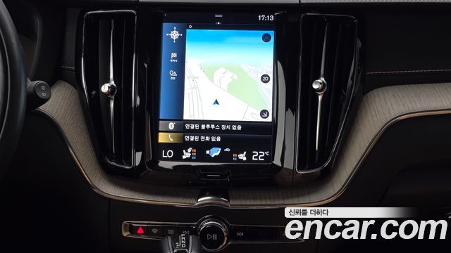 Volvo XC60 2019 — photo 19