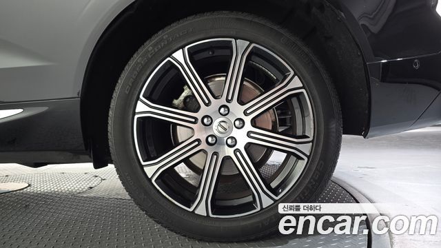 Volvo XC60 2019 — photo 7