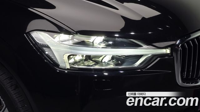 Volvo XC60 2019 — photo 8