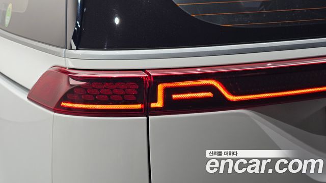 Kia Canival 2021 — photo 9