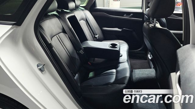 Kia K5 2023 — photo 24