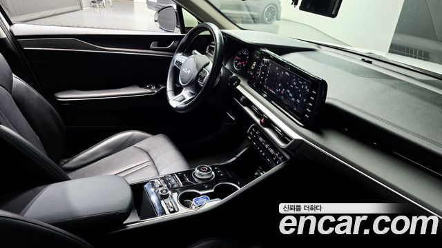Kia K5 2023 — photo 25
