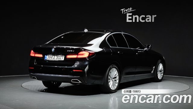 BMW 5-Series 2023 — photo 2
