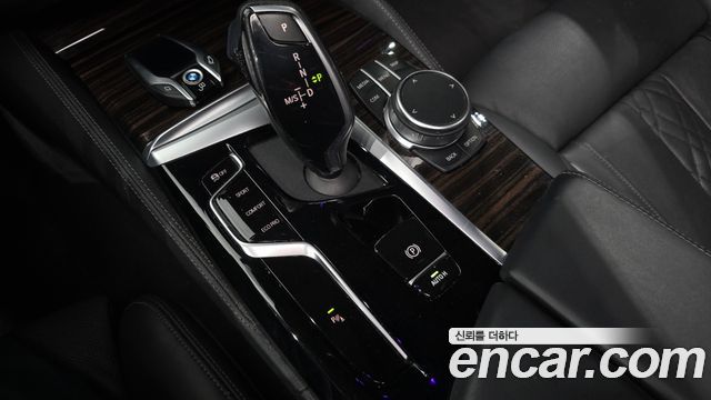 BMW 5-Series 2023 — photo 12