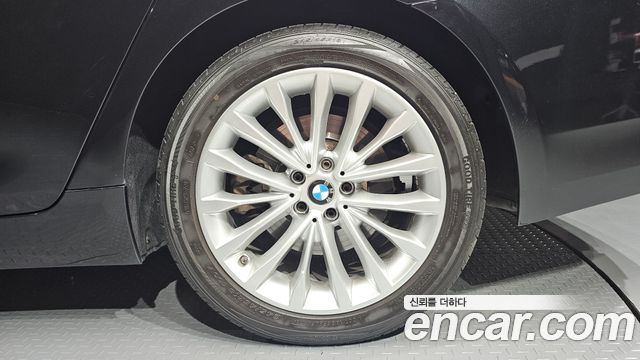 BMW 5-Series 2023 — photo 7