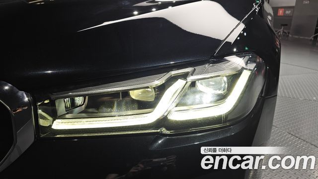 BMW 5-Series 2023 — photo 8