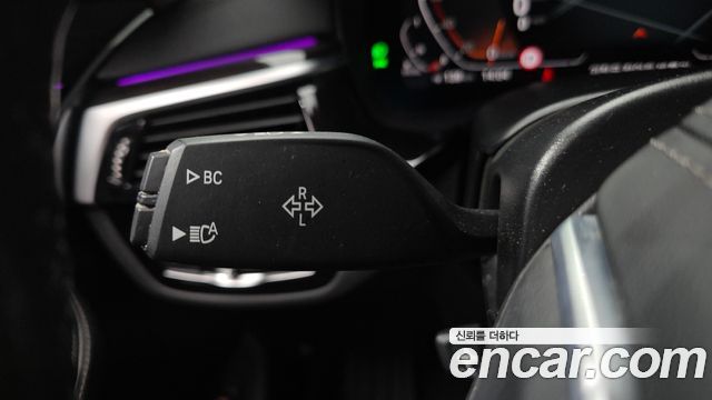 BMW 5-Series 2023 — photo 29