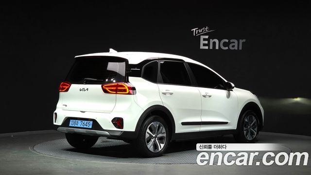 Kia Niro 2023 — photo 2