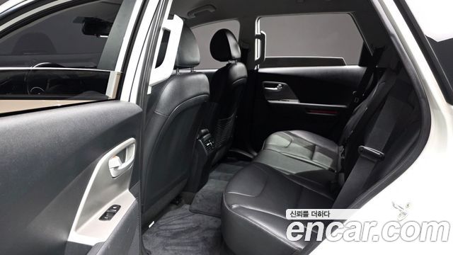 Kia Niro 2023 — photo 11