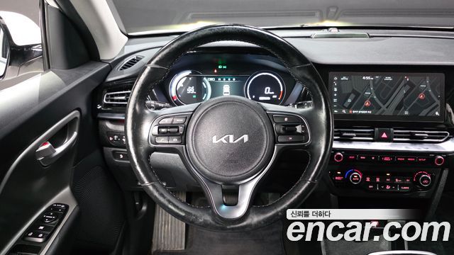 Kia Niro 2023 — photo 12