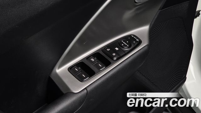 Kia Niro 2023 — photo 16