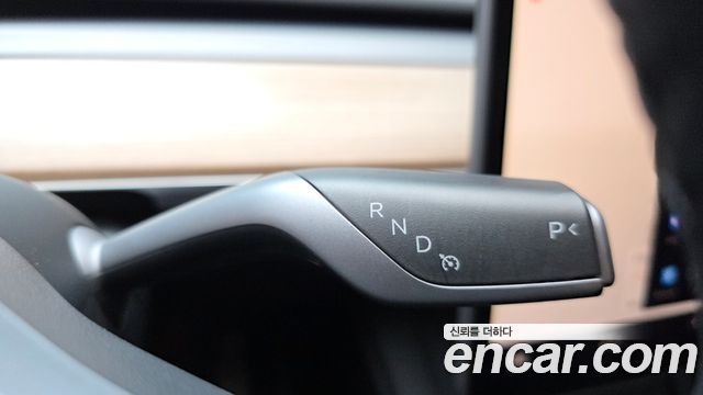 Tesla Model Y 2024 — photo 12