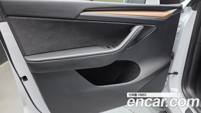 Tesla Model Y 2024 — photo 14
