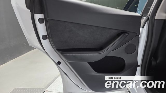 Tesla Model Y 2024 — photo 15
