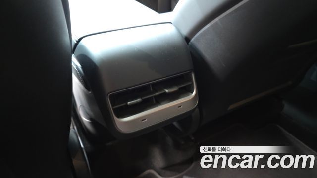 Tesla Model Y 2024 — photo 28