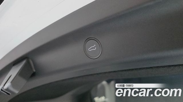 Tesla Model Y 2024 — photo 31