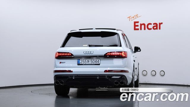 Audi SQ7 2023 — photo 4