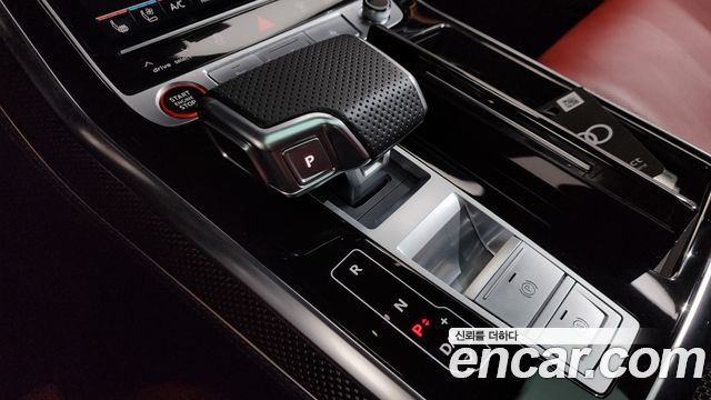 Audi SQ7 2023 — photo 12