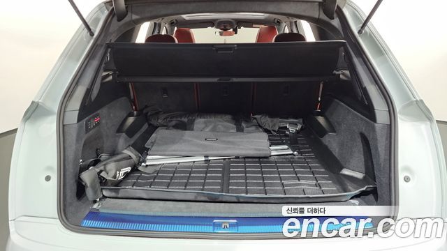 Audi SQ7 2023 — photo 26