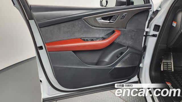 Audi SQ7 2023 — photo 14