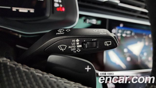 Audi SQ7 2023 — photo 29