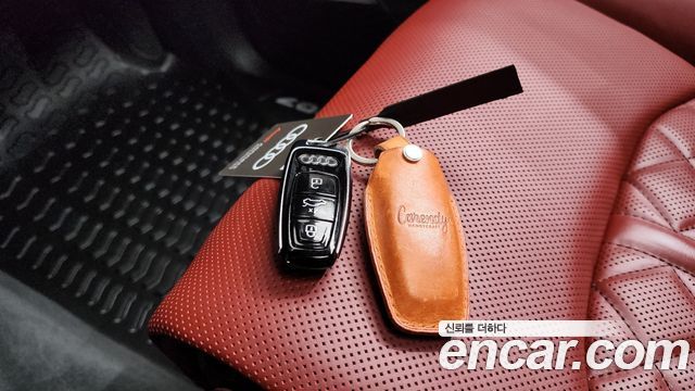 Audi SQ7 2023 — photo 36