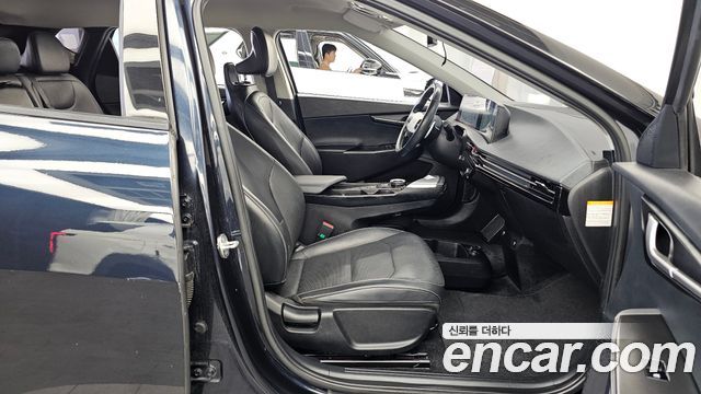 Kia EV6 2022 — photo 17