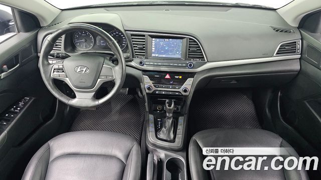 Hyundai AVANTE 2016 — photo 10