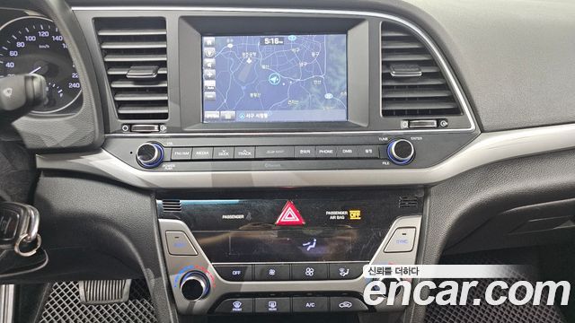 Hyundai AVANTE 2016 — photo 18