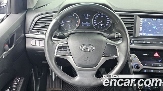 Hyundai AVANTE 2016 — photo 19