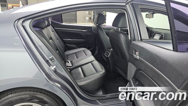 Hyundai AVANTE 2016 — photo 23