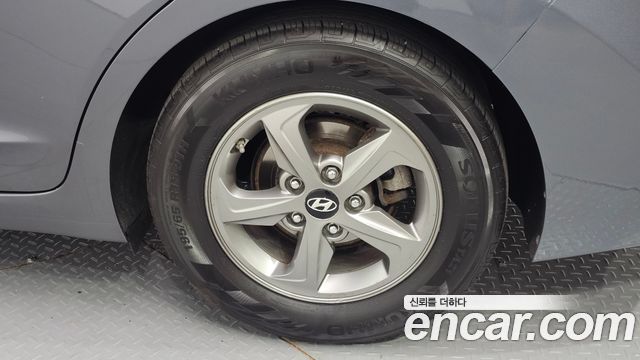 Hyundai AVANTE 2016 — photo 7