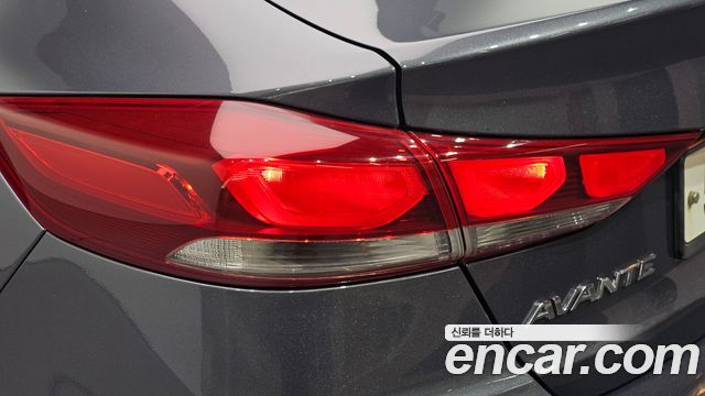Hyundai AVANTE 2016 — photo 9