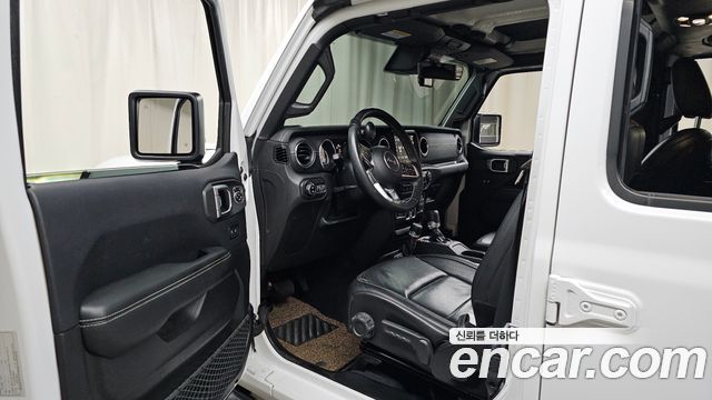 Jeep Wrangler 2019 — photo 13