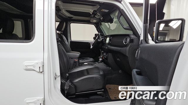 Jeep Wrangler 2019 — photo 17