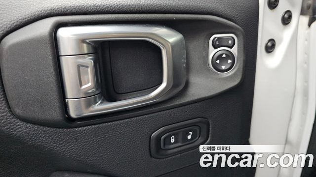 Jeep Wrangler 2019 — photo 19